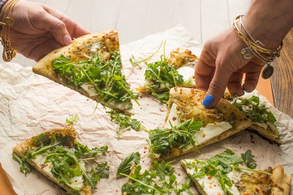 Grilled Pesto Pizza with Arugula and Mozzarella