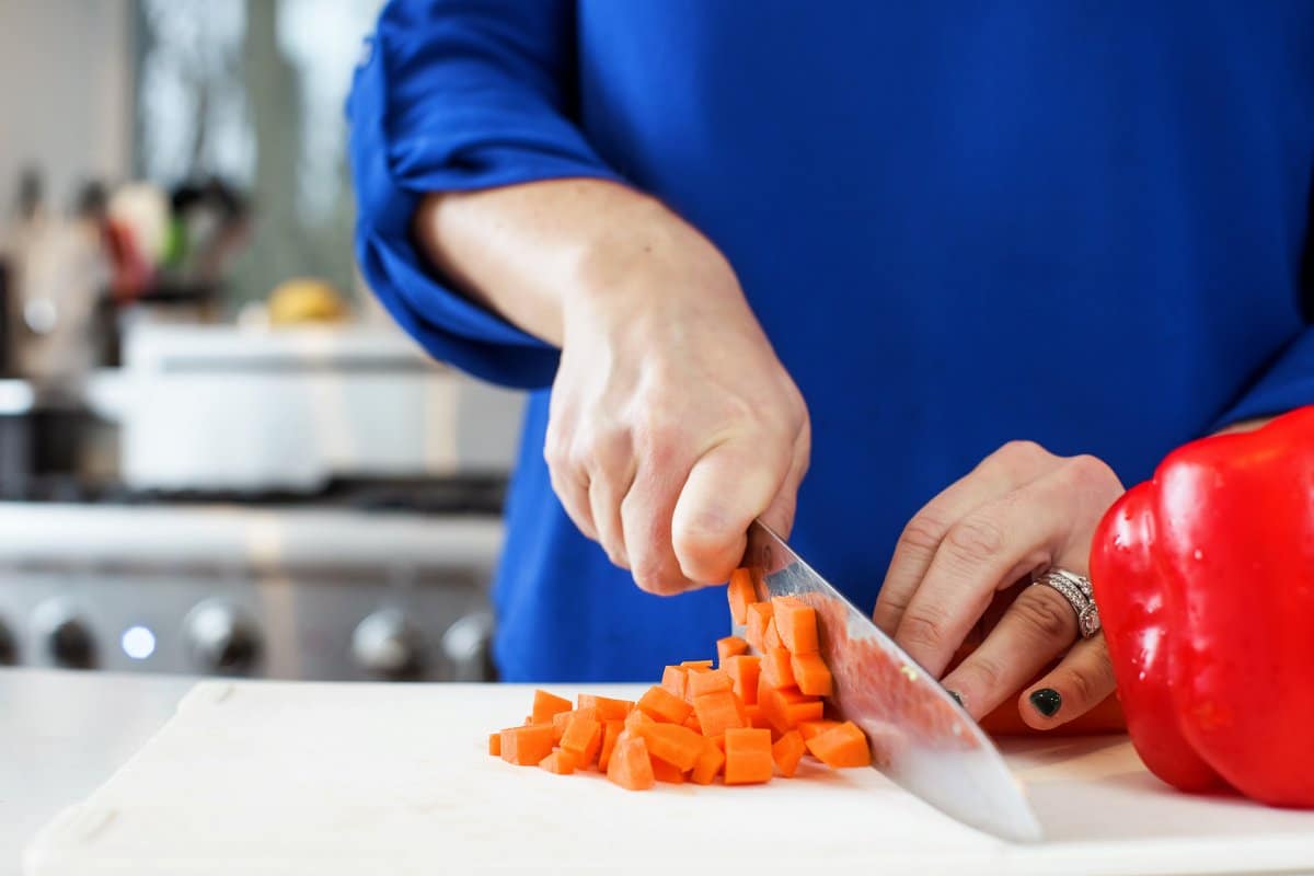 Liz chopping carrots