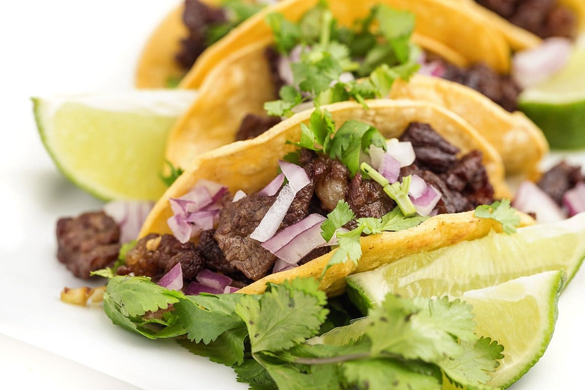 closeup of mexican street tacos