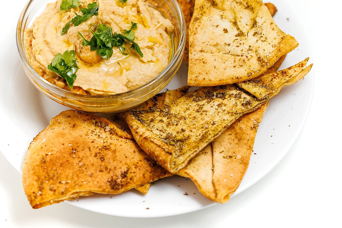 Baked pita chips with za’atar.