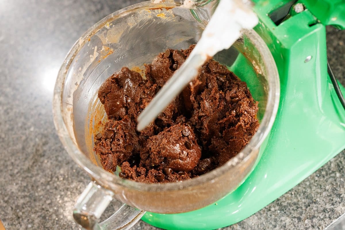 Mixing chocolate cookie brownie better in the bowl of a stand mixer.